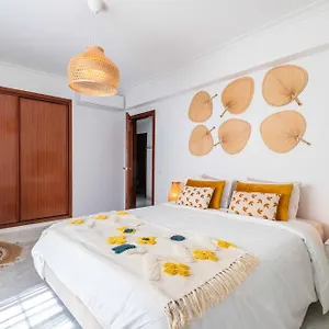 Flat With Ac, Wifi, Netflix, Balcony - 3 Min From The Beach , Armação de Pêra Portugal